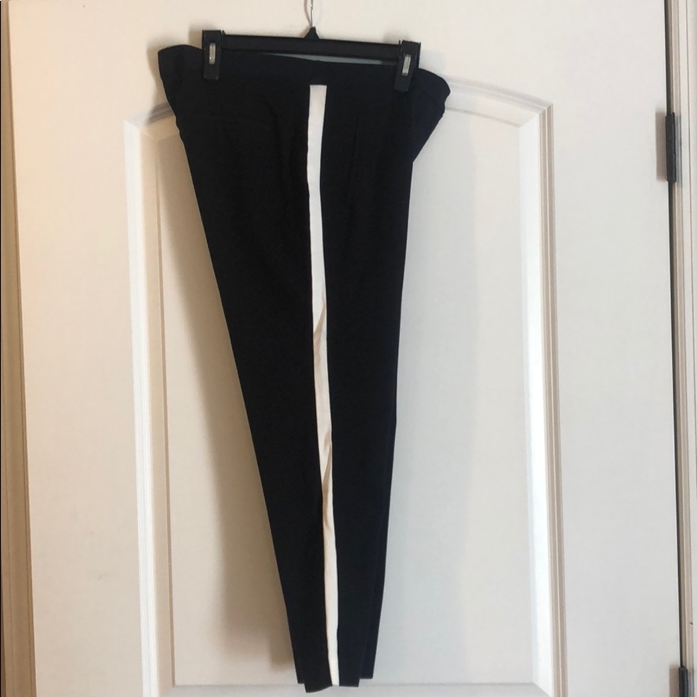 Women’s pin stripped cropped dress pants, size 8